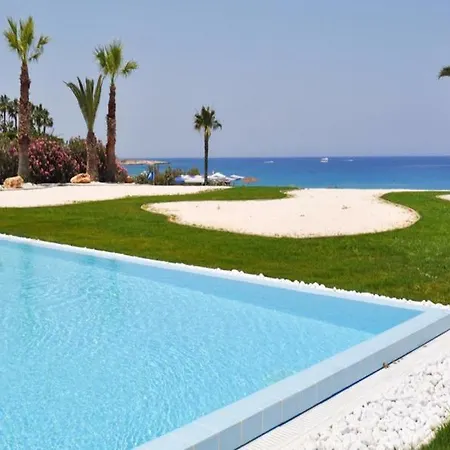 Oceanview 171 شقة